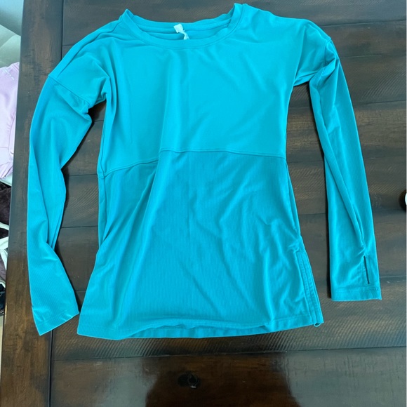 Fabletics long sleeve athletic top - Picture 1 of 2
